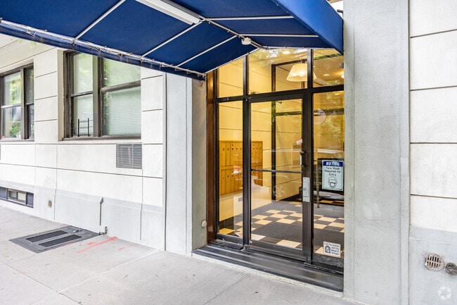Entrance - 304-308 E 73rd St