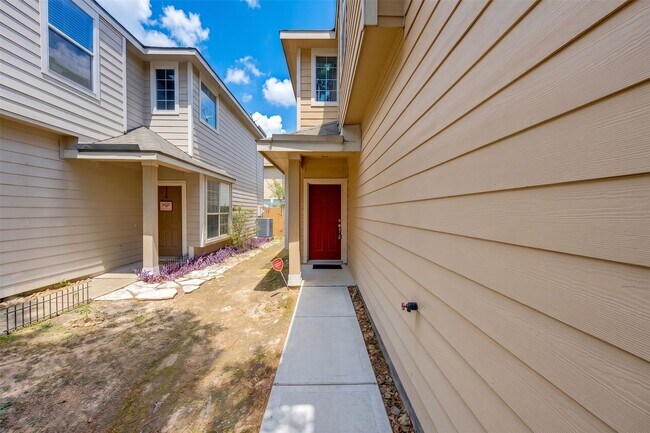 Foto del edificio - 16818 Bellmoor Ln