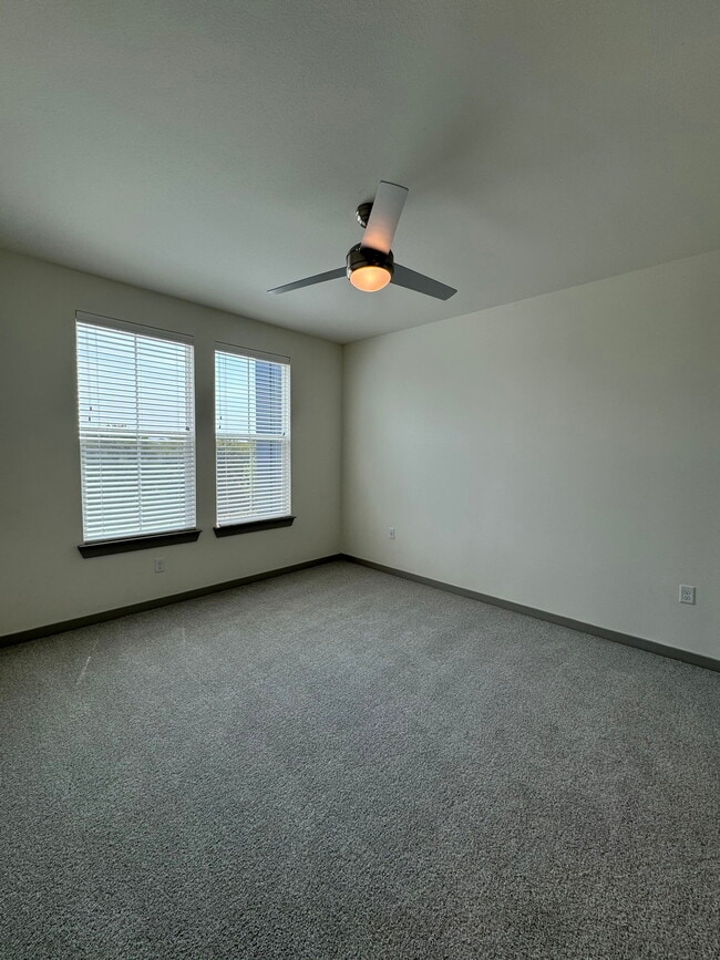 Foto del edificio - 12000 Christopher St