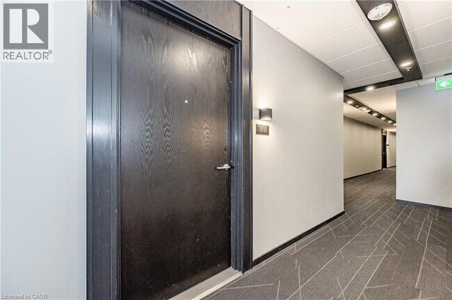 Photo du bâtiment - 181 King St S