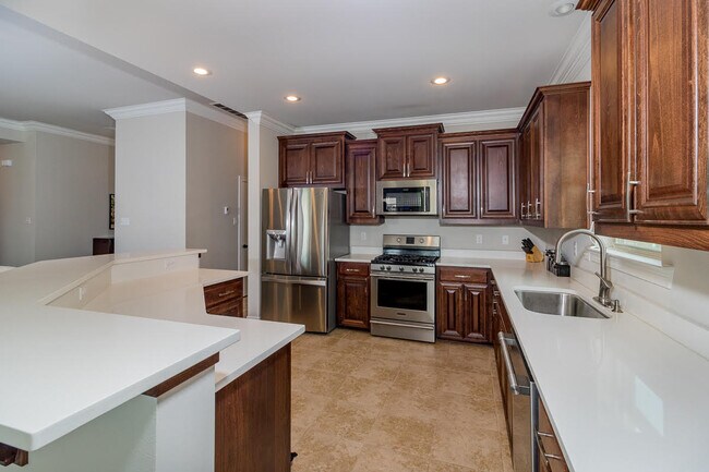 Foto del edificio - 405 Claystone Rd