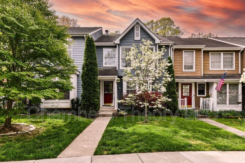 Photo - 1549 Twisted Oak Drive
