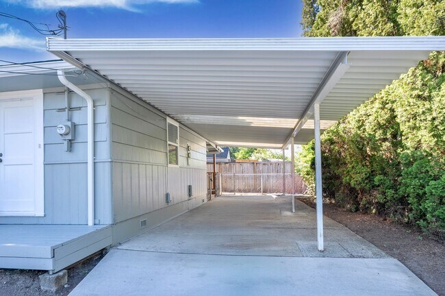 Photo - 2807 NE 16th St House