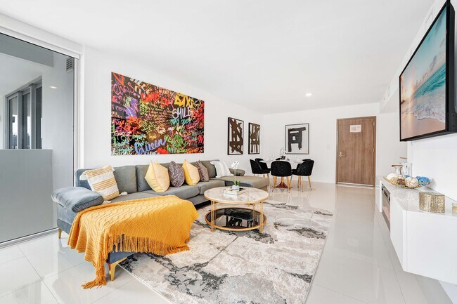 Foto del edificio - 9261 E Bay Harbor Dr
