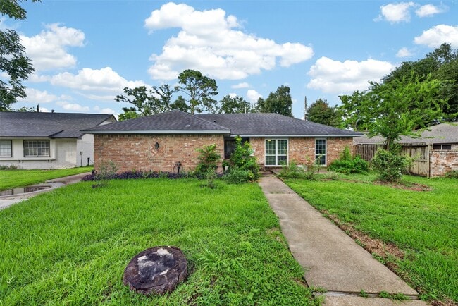 Building Photo - 5714 Arbor Vitae Dr