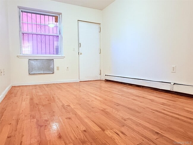Foto del edificio - 461 E 181st St