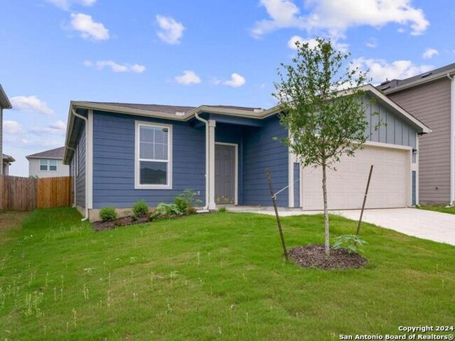 Building Photo - 4 Bedrooms 2 Bathrooms located in Santa Cl...