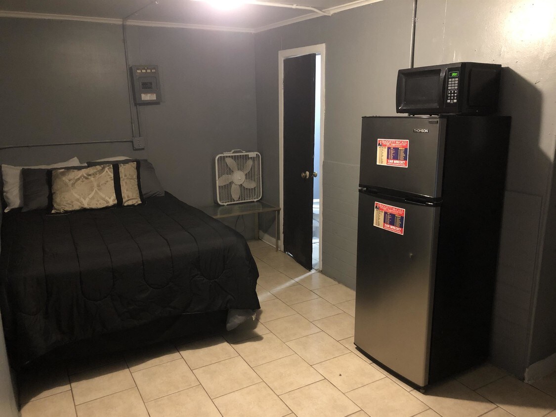 2641 E Napoleon St Unit 6, Sulphur, LA 70663 Apartment for Rent in