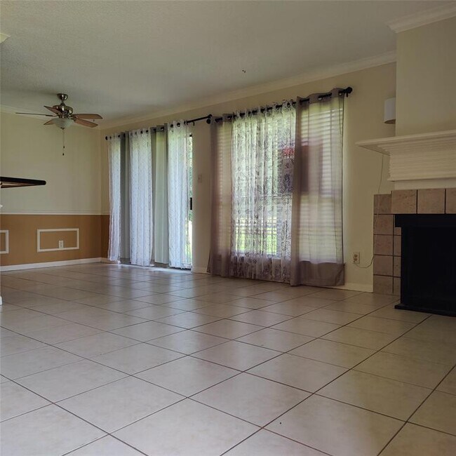 Foto del edificio - 8469 Sands Point Dr