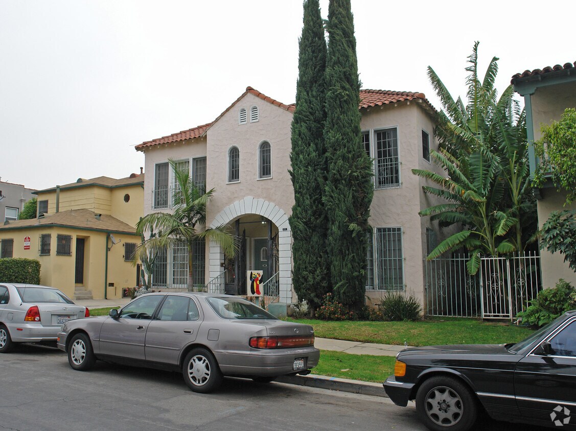 Building Photo - 506 N Genesee Ave