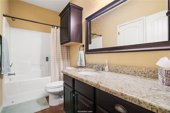 Building Photo - 104 Armored Ave