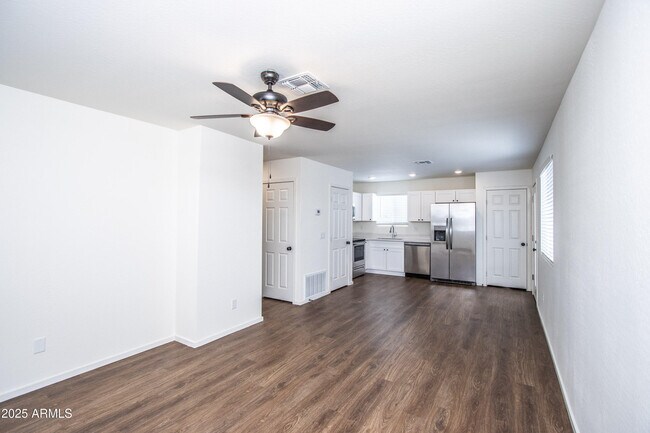 Foto del edificio - 2525 W State Ave