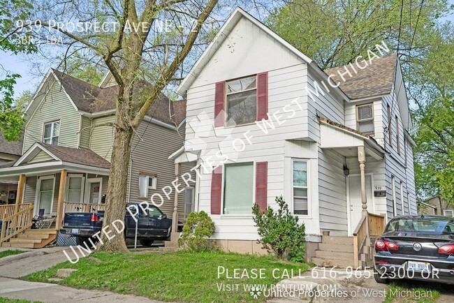 Building Photo - Tours Estimated to Begin 2/7 | 3 Bedroom, ...