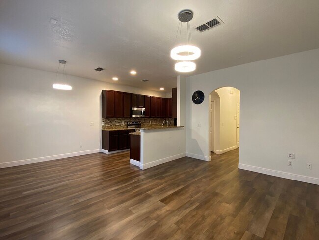 Foto del edificio - Beautiful 3 Bed/2.5 Bath Townhome in the Desirable City of Casselberry!!