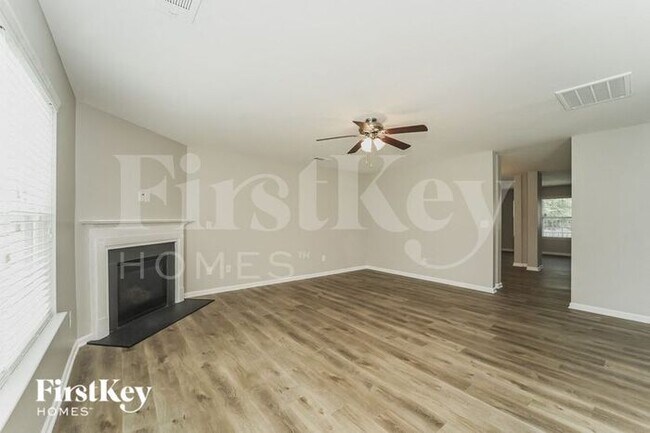 Foto del edificio - 6611 Eastfield Park Dr