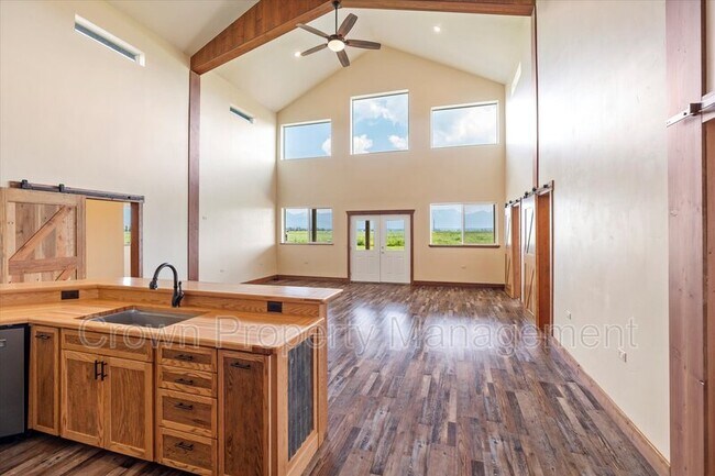 Foto del edificio - 2403 Lower Valley Rd
