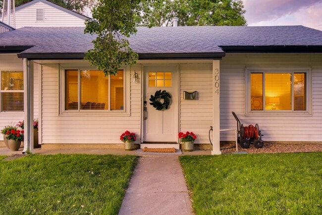 Building Photo - Stunning University Hills 4 Bedroom Remode...