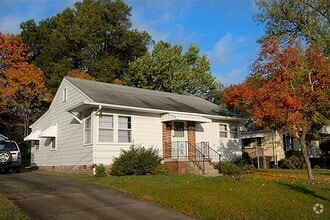 Building Photo - 1102 Neal St