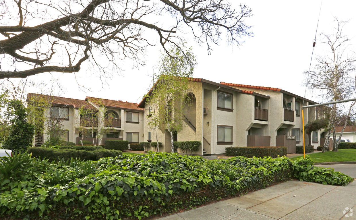 Primary Photo - 561 Saratoga Ave