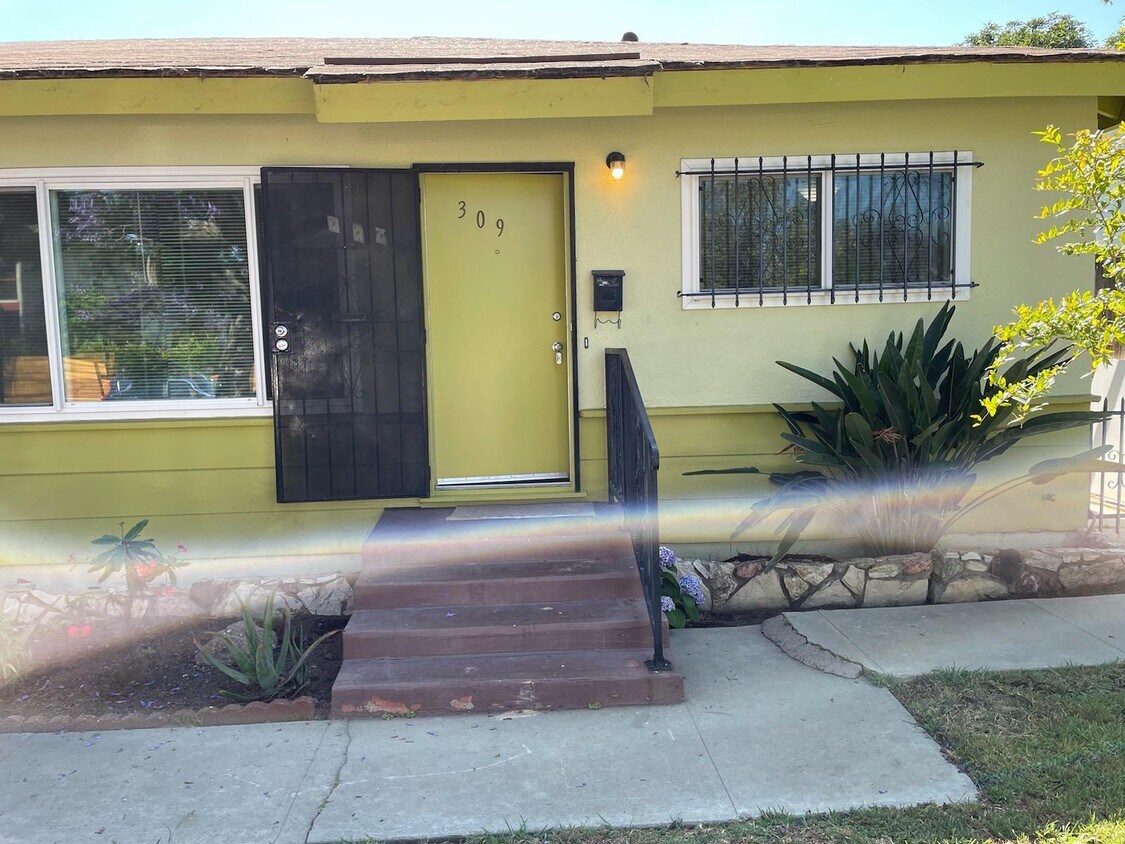 Primary Photo - 309 S Eucalyptus Ave