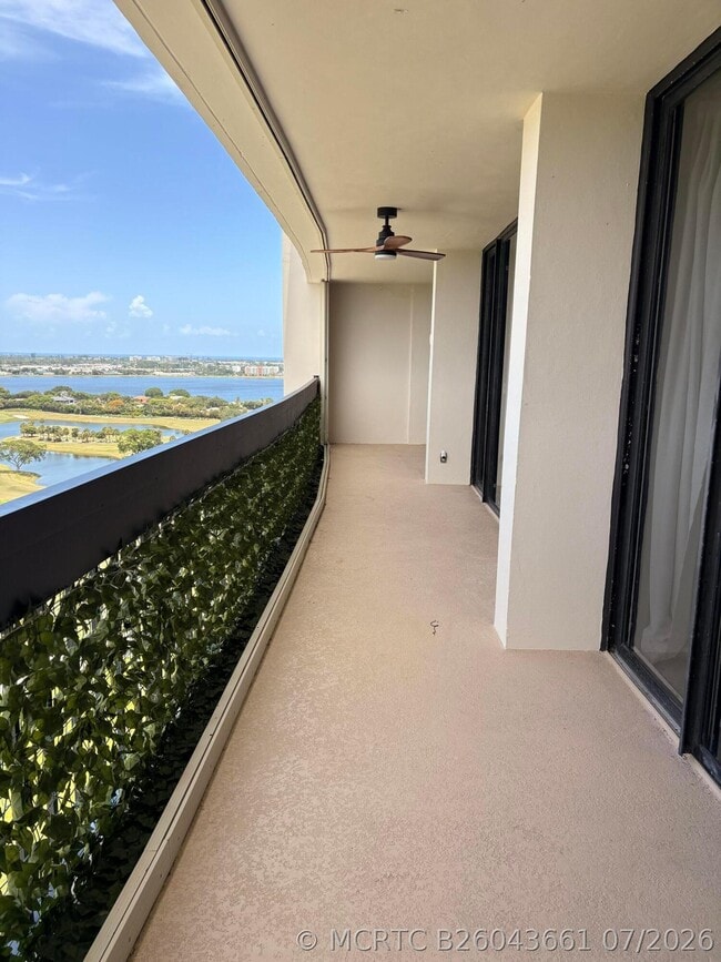 Building Photo - 2400 Presidential Way