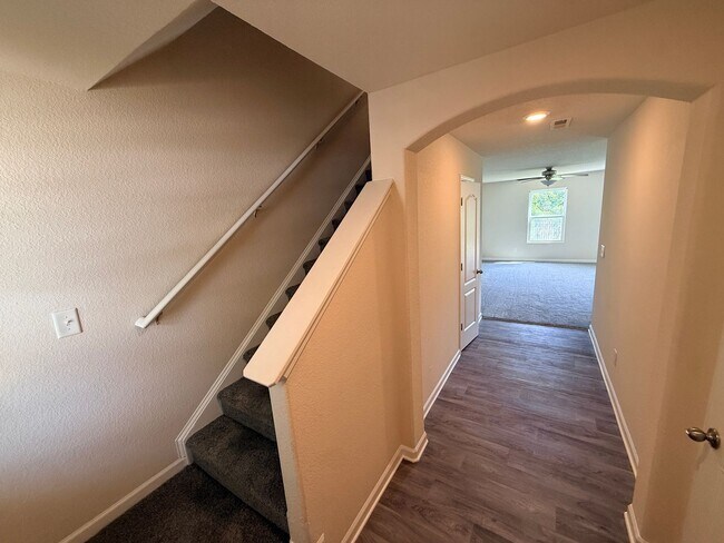 Foto del edificio - Lovely 3 bedroom/2.5 bath townhome
