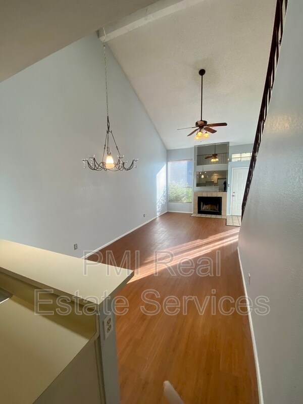 Foto del edificio - 1717 E Union Hills Dr