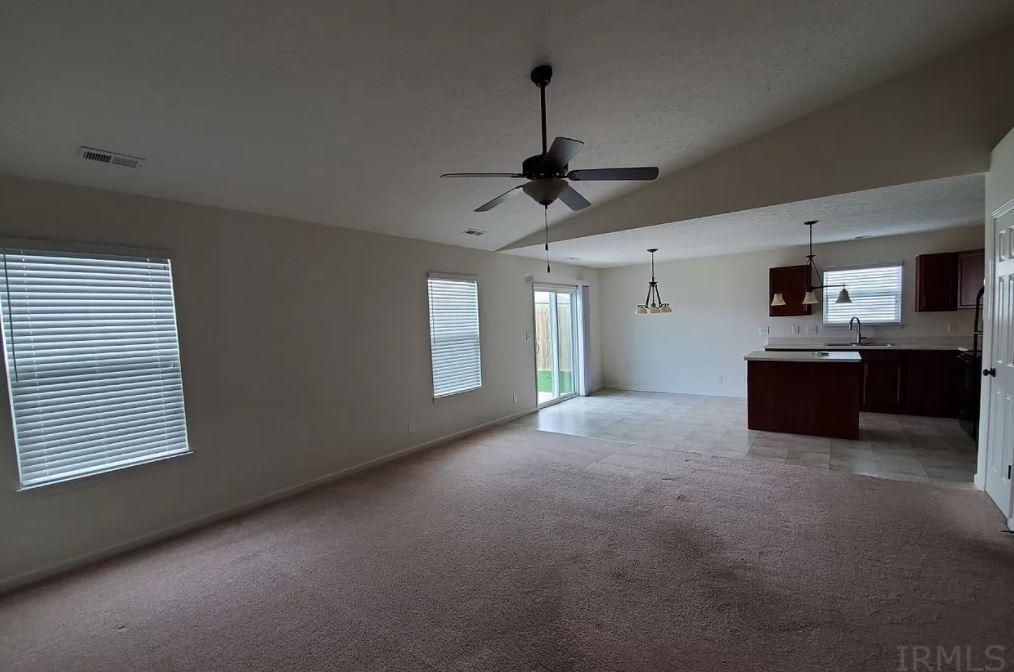 Foto del edificio - 4680 Jeremiah St