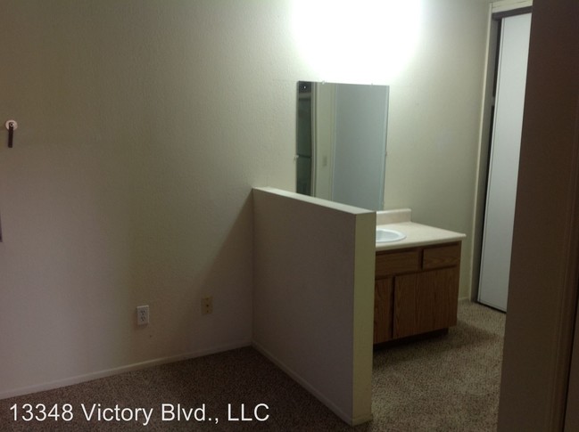 Building Photo - 27606 Violin Canyon Rd