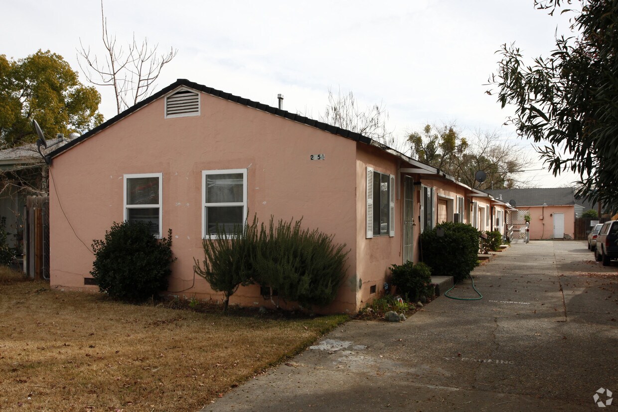 Primary Photo - 2754 Del Paso Blvd