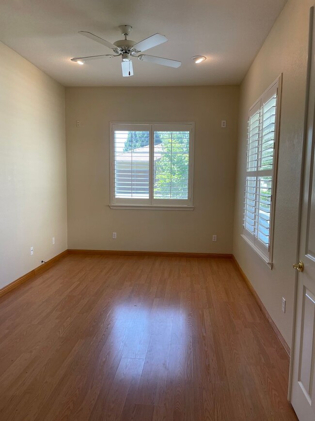 Building Photo - Empire Ranch Folsom Home
