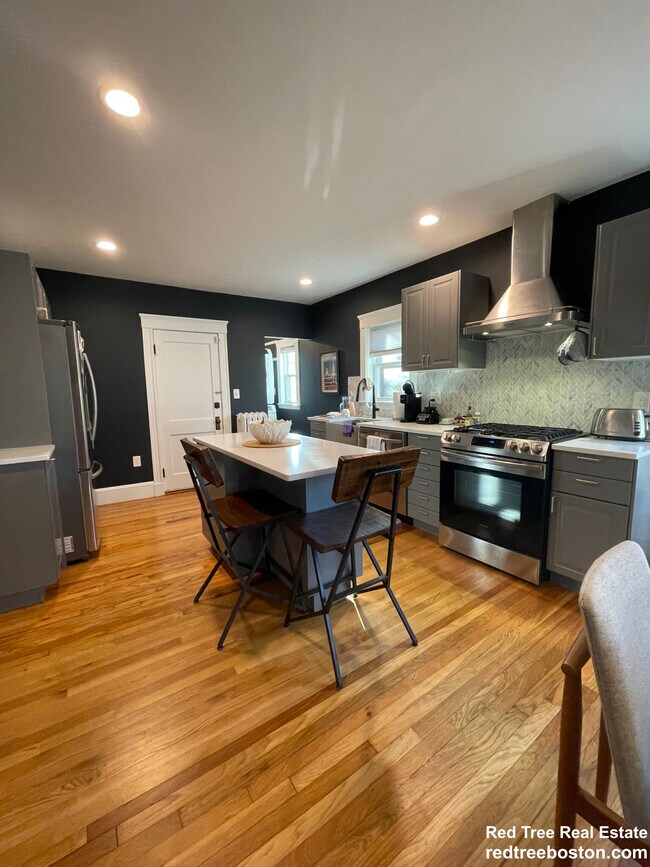 27 Valley Rd Unit 1, Milton, MA 02186 Condo for Rent in Milton, MA