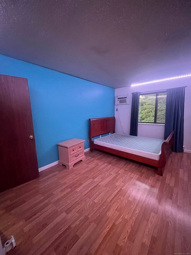 Building Photo - 72 Buddington Rd