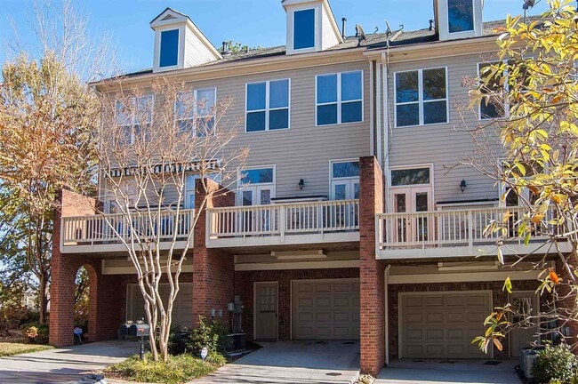 Building Photo - 1135 Providence Pl