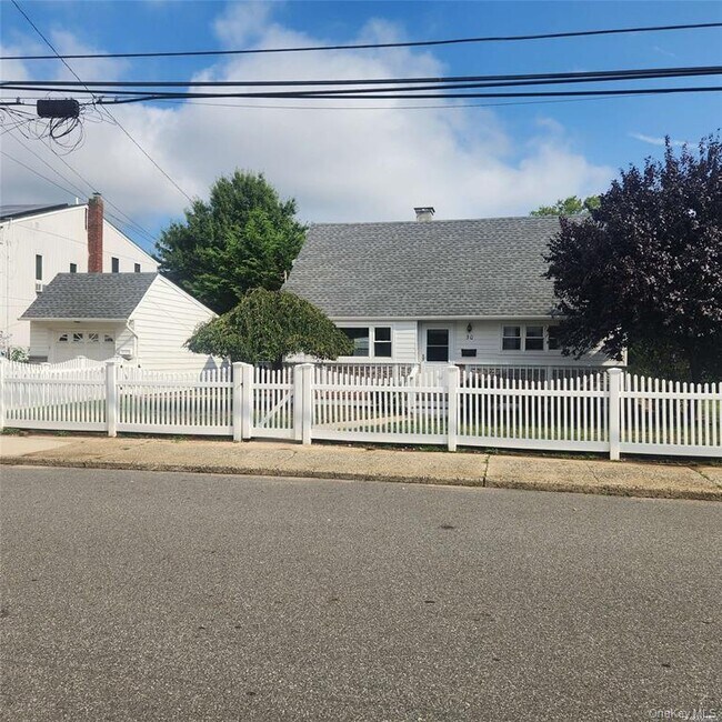 Foto del edificio - 30 Montgomery Ave