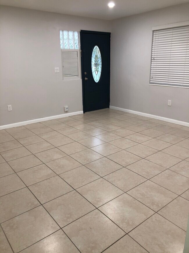 Foto del edificio - 8960 SW 40th Terrace