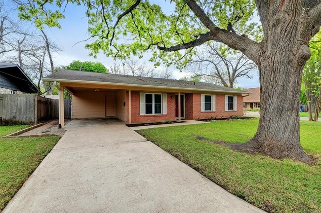 Building Photo - 8301 Franwood Ln