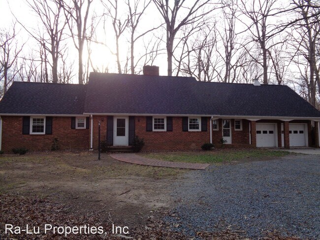 Building Photo - 4 br, 2.5 bath House - 842 Hinkle Ln