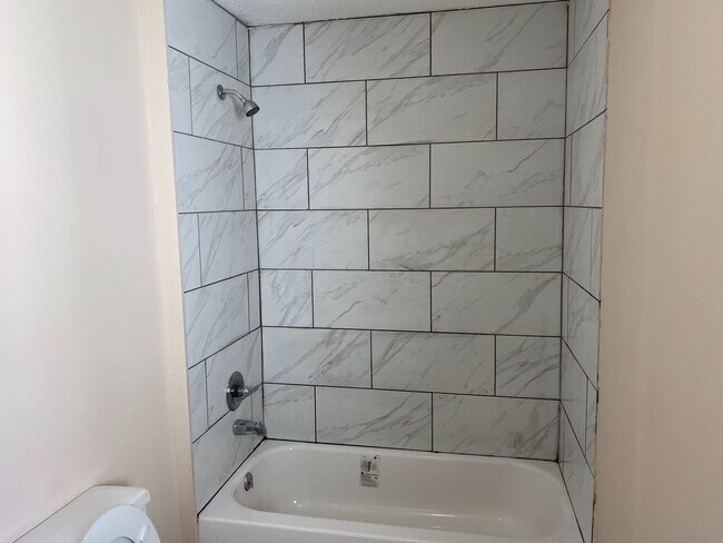 Foto del edificio - 2 bedroom 1 bathroom cottage style house i...