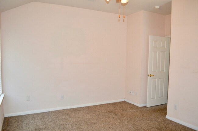 Building Photo - Beautiful 3/2 , located in Arborstone
