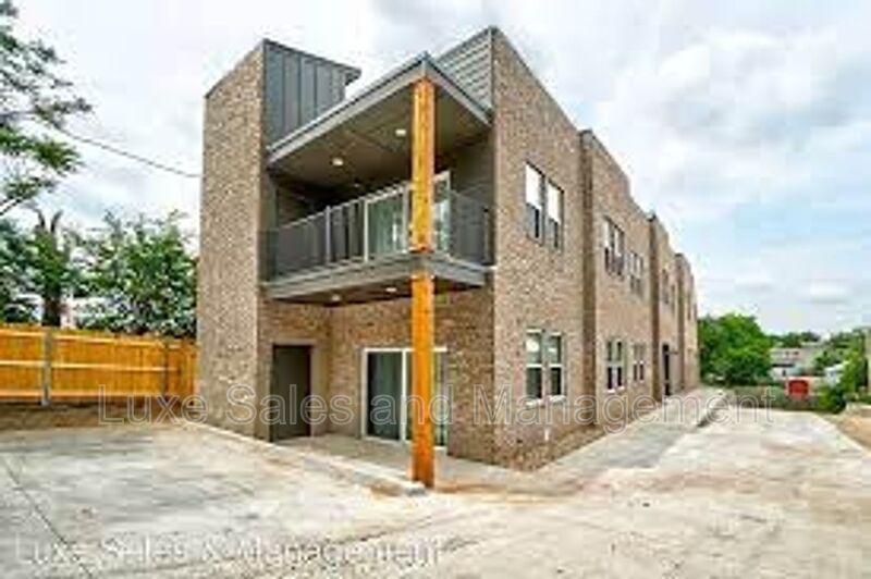 Building Photo - 1138 N Blackwelder Ave