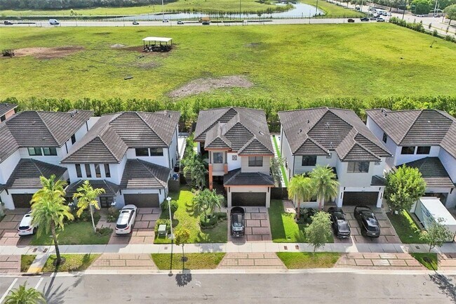 Foto del edificio - 15501 NW 88th Ave