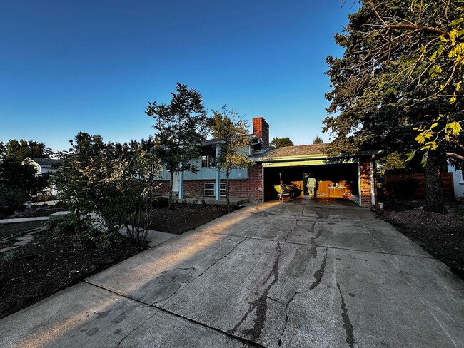 Building Photo - Charming 4-Bedroom, 2-Bath Home in Boulder...