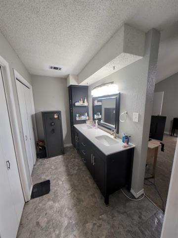 Foto del edificio - 422 Thoreau Ln