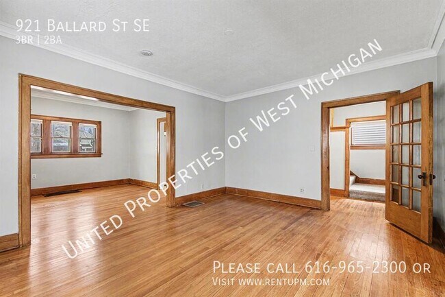 Foto del edificio - 921 Ballard St SE