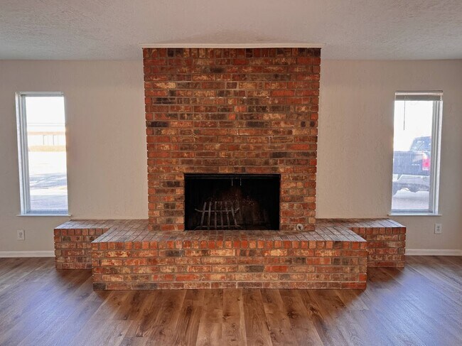 Building Photo - 4200 University Ave