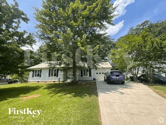 Building Photo - 317 Mary Alice Dr