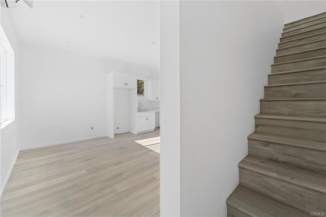 Foto del edificio - 8512 Wilbur Ave