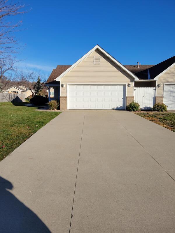 207 9th St NW, Buffalo, MN 55313 Condo for Rent in Buffalo, MN