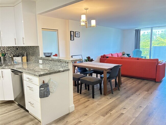 Foto del edificio - 2780 NE 183rd St